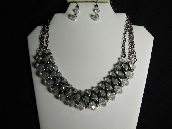 Crystal Stone Necklace Set in Silver